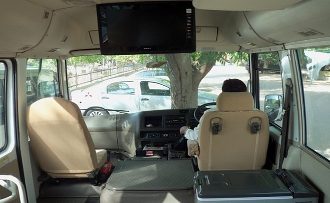 20 Seater Mitsubishi bus